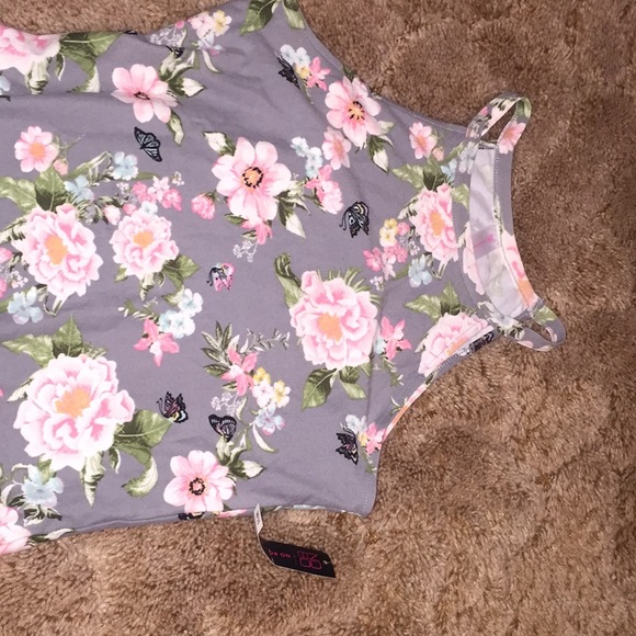 Floral Halter top - Picture 2 of 3